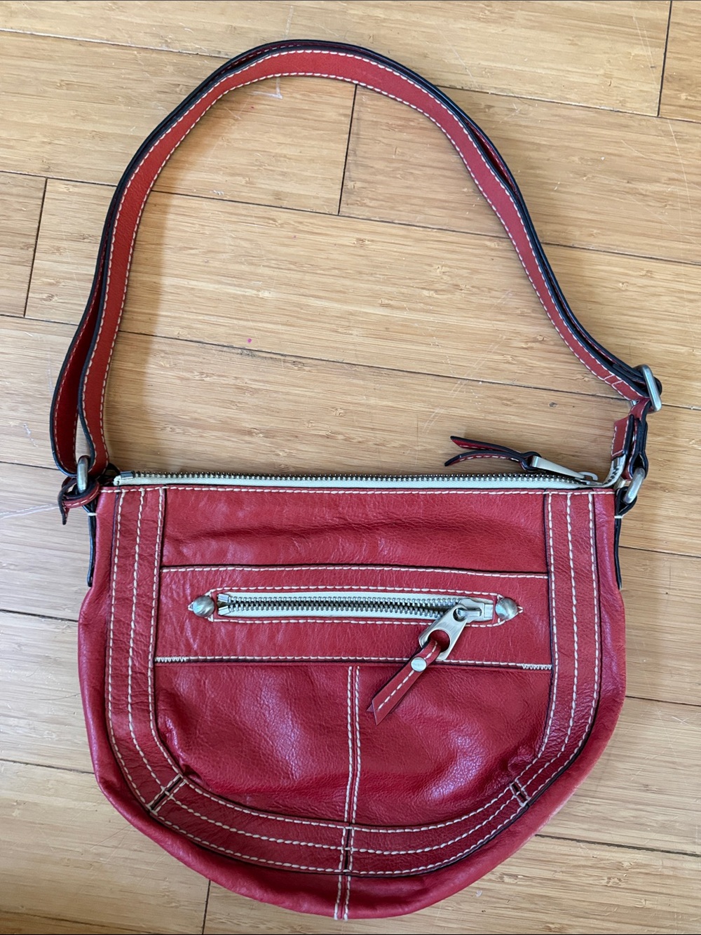 Fossil Red Leather Shoulder Bag with Contrast Stitching